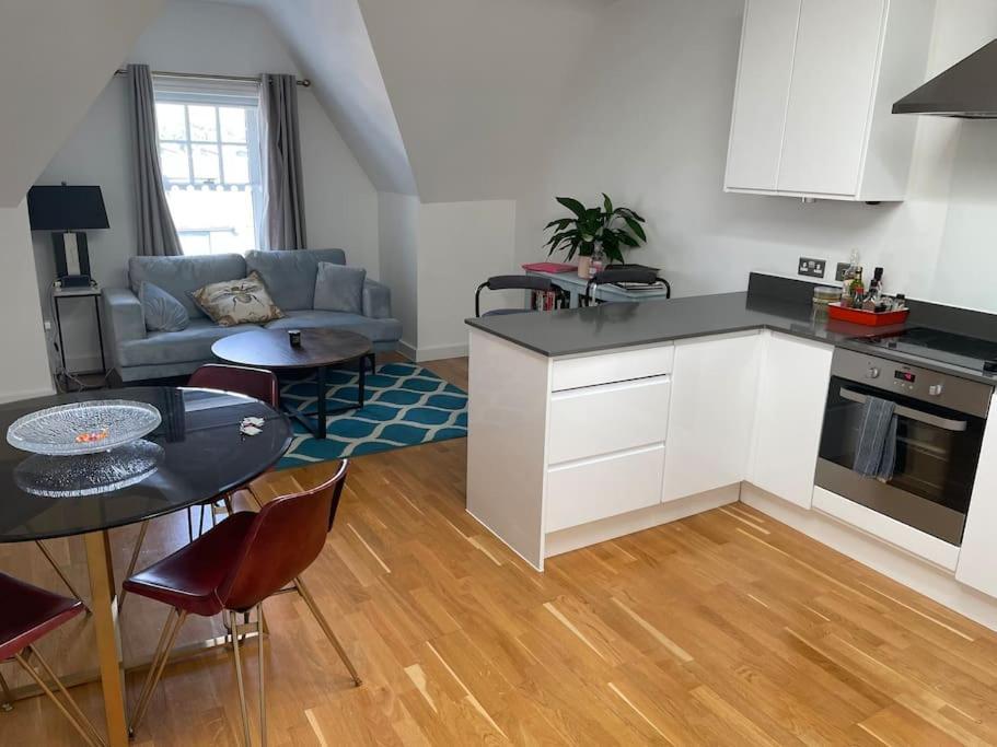 Lovely 2-Bed Flat With Well Equipped Kitchen Apartment Ealing Exterior photo