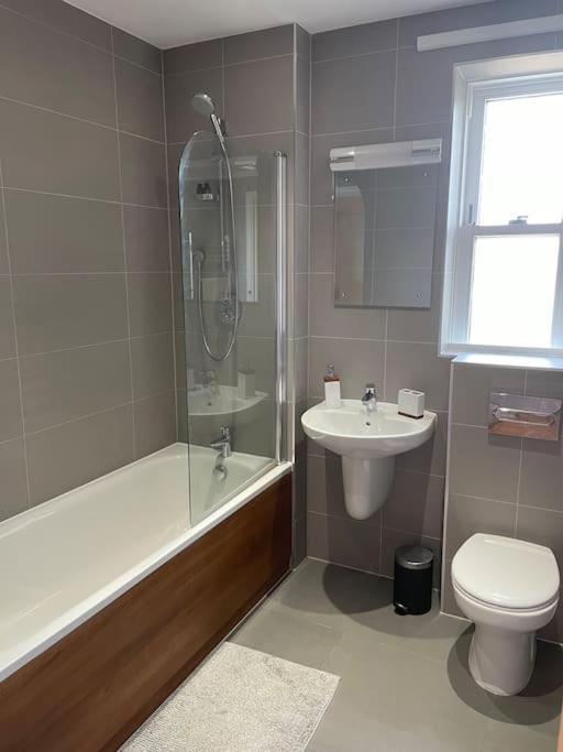 Lovely 2-Bed Flat With Well Equipped Kitchen Apartment Ealing Exterior photo